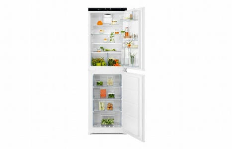 Electrolux LNT6TE18S5 B/I TwinTech No Frost 50/50 Fridge Freezer